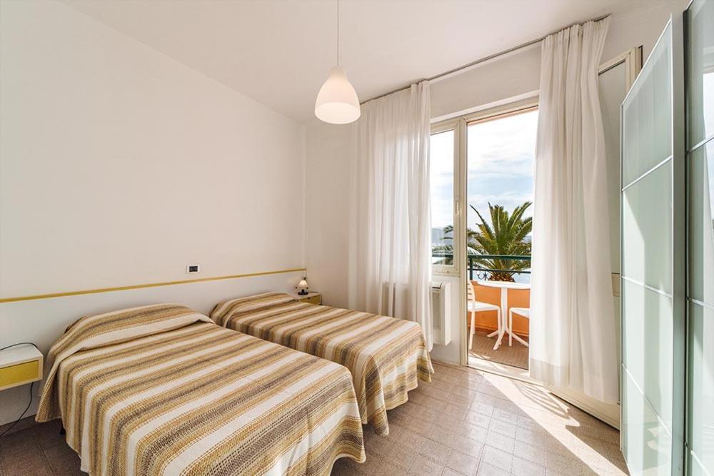 Hotel Belmare Порт-Аццурро Экстерьер фото
