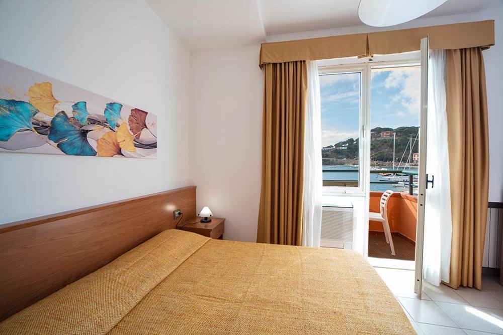 Hotel Belmare Порт-Аццурро Экстерьер фото