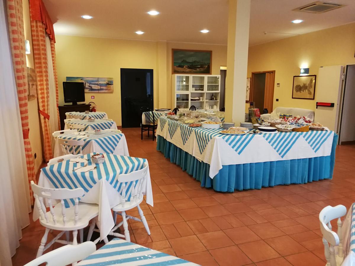 Hotel Belmare Порт-Аццурро Экстерьер фото